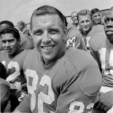 Tom Scott, Defensive Stalwart for the Giants, Dies at 84