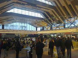 Gran tienda en bucarest, bucurești. S A Deschis Cora Berceni