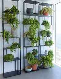 Nos Idees Pour Creer Un Jardin D Hiver Meme Dans Les Interieurs Les Plus Petits Elle Decoration Jardin D Hiver Etagere Jardin Jardins