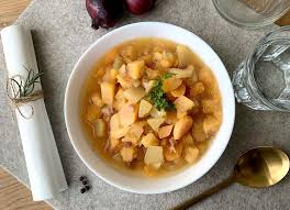 Schlichte Heimatkuche Gut Und Gunstig Dieser Leckere Eintopf Mit Ruben Kartoffeln Und Mohren Uberzeugt Auch Ste Steckrubeneintopf Rezepte Steckruben Rezepte