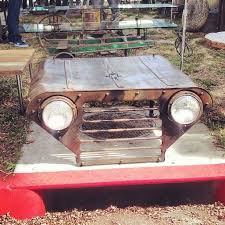 This Jeep Hood Is Now A Table Amazing Repurpose Recycle Creative Car Parts Decor Old Car Parts Garage Furniture