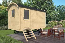 Caravane d'hiver ayant un salon (avec climatiseur), cuisine, corridor, salle de bain (douche, toilette), chambre. Roulotte En Bois A Vendre Livraison En France Et En Belgique