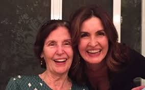 Looks novamente no blog, os looks da fatima bernardes. Mother Of Fatima Bernardes Undergoes Surgery After Falling It Scared Us Entertainment Prime Time Zone