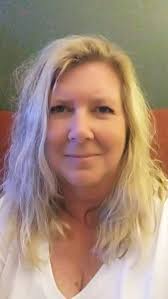 Leslie Mudd's Instagram, Twitter & Facebook