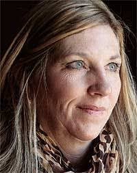 Lorna Crowder's Instagram, Twitter & Facebook