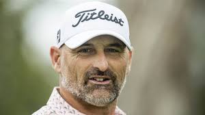 Michael Hendry's Instagram, Twitter & Facebook