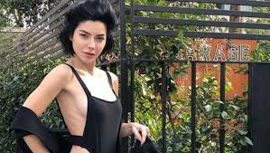 Merve Bolu�ur sahneye ��kacak!