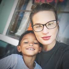 Ashlee Roberson's Instagram, Twitter & Facebook