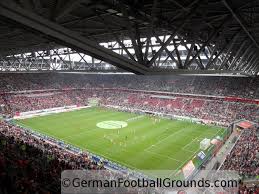 Merkur spielarena die im jahr 2004 fertiggestellte merkur spielarena ersetzte das rheinstadion, wurde jedoch nicht an exakt an die gleiche stelle. Esprit Arena Fortuna Dusseldorf German Football Grounds