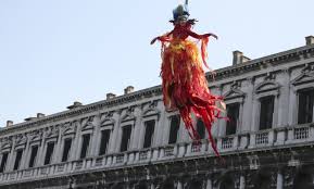 Giornata di sole, attivi varchi per limitare presenze in piazza. Migliaia Per Il Volo Dell Angelo A Venezia Entra Nel Vivo Il Carnevale Di Venezia