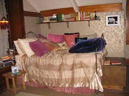 Check spelling or type a new query. Aria S Bedroom From Pretty Little Liars Bedroom Inspirations Home Bedroom Bedroom Design