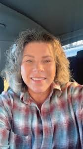 Julia Lakin's Instagram, Twitter & Facebook