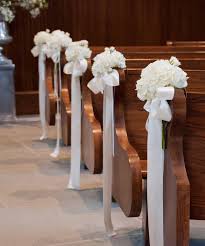 Pin By Esther Lilian Rodas Padilla On Iglesia Decoracion Wedding Church Decor Church Aisle Decorations Wedding Aisle Decorations