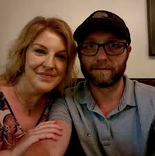 A healthy PUMPKIN SPICE LATTE you can make at home. It's easy, vegan and  delicious! INGREDIENTS