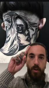 Tatuaje en la cabeza de René ZZ: ¿Qué significado tiene?