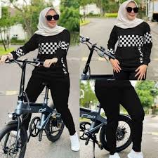 Nikmati juga pengalaman menyenangkan & lebih hemat untuk berbelanja baju olahraga muslim dengan bebas ongkir hingga fitur cicilan 0% dari berbagai. Setelan Baju Olahraga Wanita Kekinian Baju Olahraga Sepeda Wanita Baju Olahraga Wanita Terbaru Set Shopee Indonesia