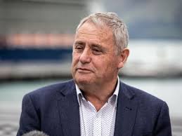 Mayor criticises Arts Centre management