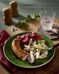 Bratwurst Mit Schwarzwurzel Rahmgemuse Und Rote Bete Puree Rezept Schwarzwurzel Rezept Schwarzwurzel Und Bratwurst