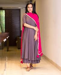 Black And Pink Combination Salwar Suit Nice Colour Combinations Combination Dresses Colour Combinations Fashion Indian Designer Outfits