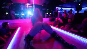 Strippers work the crowd with their sultry movies and hot bodies on stage. Alexis Texas And Teagan Presley Performing A Strip Club Dance Biguz Net