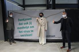 Eerste spuitje gezet in vaccinatiecentrum de borg neeroeteren (1 maart 2021) op dinsdag 23 februari het eerste spuitje gezet in vaccinatiecentrum de borg. Expodroom In Enkele Weken Tijd Omgetoverd Tot Vaccinatiecentrum Bree