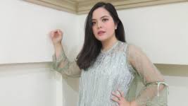 Mantan penyanyi cilik, tasya kamila, hari ini tepat merayakan ulang tahun pernikahannya yang pertama bersama sang berikut 10 momen mesra tasya dan randi setelah genap setahun menikah Biodata Tasya Kamila Lengkap Umur Dan Agama Artis Cilik Yang Menikah Dengan Randi Bachtiar