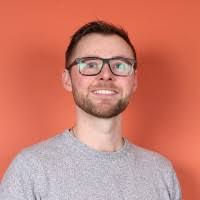 200+ ملفًا شخصيًا يحتوي على “Wogan”