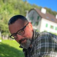 1300+ Profile mit dem Suchbegriff „Eduardo Eddie“