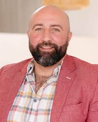 Peter Stathakos's Instagram, Twitter & Facebook