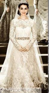 Don T Watch Reign But This Is One Of The Most Gorgeous Wedding Outfits I Ve Ever Seen Not The Dress Itself But W Reign Dresses Wedding Dresses Wedding Outfit