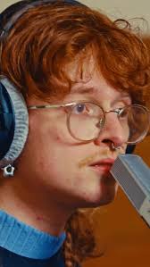 baby spoon for @kellyclarksonshow 🥄🥄 thank u for having us !!!, produced  by @bttrsweet_media , audio engineer & mix: @connorhanson_music , creative  director, editor, & colorist: @benjaminmlieber , ...