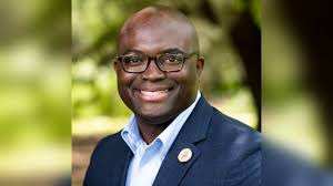 Clay Middleton announces bid for Charleston mayor