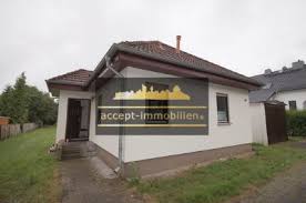 Im landkreis leipzig sind heute in deutzen die mietshäuser am günstigsten, zu einem mietpreis von 4,24 €/m². Haus Zu Vermieten 04288 Leipzig Zuckelhausen Holzhausen Marcher Strasse 44 Mapio Net