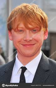 Rupert Grint Saat Kedatangan Harry Potter Dan Relikui Kematian Bagian —  Foto Editorial Stok © everett225 #268171770