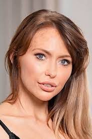 Chelsea Ellis's Instagram, Twitter & Facebook