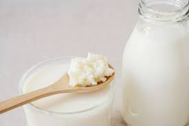 Both these dairy products contain different bacteria cultures and have ancient origins in different parts. Kefir Di Latte Preparazione E Utilizzo Nei Cocktail Giovanni Ceccarelli Cocktail Engineering