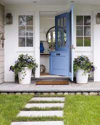 If your entryway is a long narrow hallway behold these ingenious tips from a scandinavian apartment spotted on alvhem makleri. 17 Welcoming Exterior Entryway Ideas For Your Home