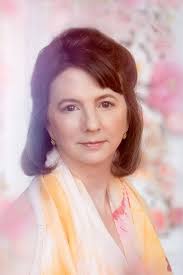 Amazon.in: Ariel Curry: books, biography, latest update