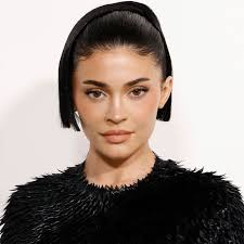 Instant Nail Art: Polka-Dot Topcoat