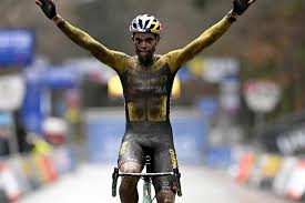 A week after his demonstration in the strade. Wout Van Aert Wint Met Veel Overmacht Wereldbekerveldrit Den Gazet Van Antwerpen Mobile