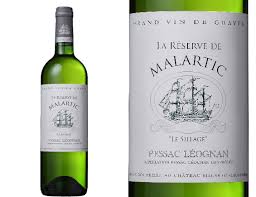 Il grandit, atteind son apogée puis décline lentement. La Reserve De Malartic Blanc 2013