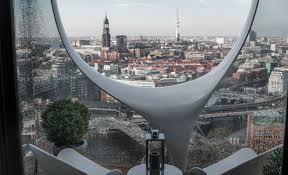 Übernachten in der elbphilharmonie im oberen gebäudeteil der elbphilharmonie, mit spektakulärem blick auf elbe, speicherstadt und hafencity, liegen die 244 zimmer und suiten des westin hamburg. Wohnen Im Wahrzeichen Mietwohnung In Der Elbphilharmonie Wohnen Im Wahrzeichen