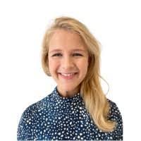 Elizabeth Pedley's Instagram, Twitter & Facebook