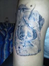 Wann ist mein tattoo komplett verheilt verletzung. Tattoo Blattert Ab Und Wird Heller Haut Pflege Tatowieren