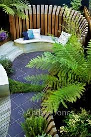Curvy Home Garden Design Contemporary Garden Design Small Garden Design