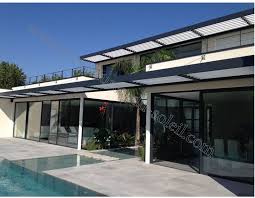 Brise Soleil A Lames Fixes Suspendu Par Tirant Pergola Pergola Bioclimatique Bioclimatique