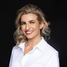 Sophia Minnaert's Instagram, Twitter & Facebook