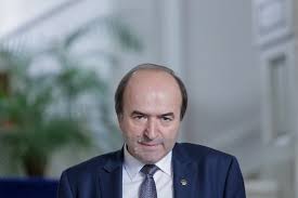 Augustin lazăr a afirmat, la intrarea în sediul csm, că este foarte mulțumit de activitatea conducerii dna. AlertÄ Tudorel Toader Face Primul Pas Pentru Revocarea Procurorului General Augustin LazÄr DeclanÈez Procedura De Evaluare A ActivitÄÈii Manageriale