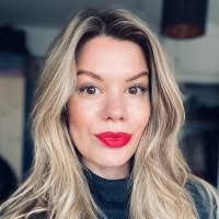 Faye Daniels's Instagram, Twitter & Facebook