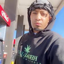 Nasir Bey's Instagram, Twitter & Facebook